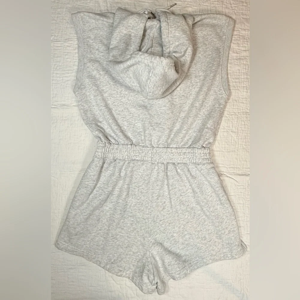 Abercrombie & Fitch Light Heather Gray Hooded Romper - Picture 6 of 6